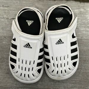 Adidas sandal 8k